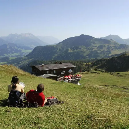 Διαμέρισμα In Brixen Im Thale Near The Area